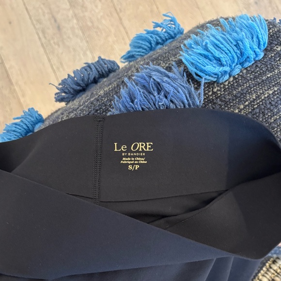 Bandier “Le Ore Bella Bonded Legging” in Black Size Small - Picture 6 of 11